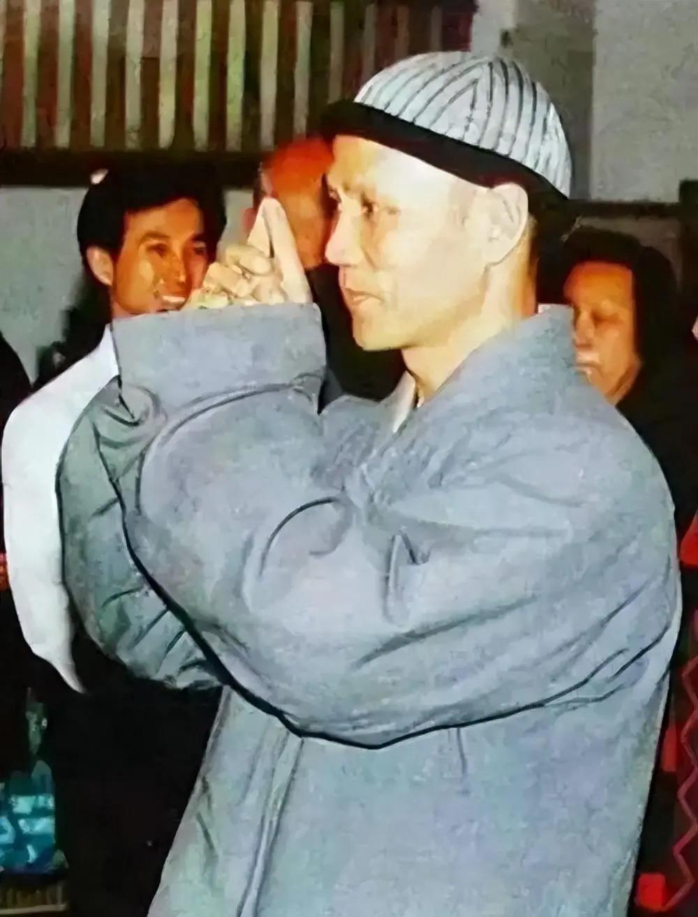 曾因赵雅芝剃度出家的“霍元甲”，如今只是一72岁普通老头