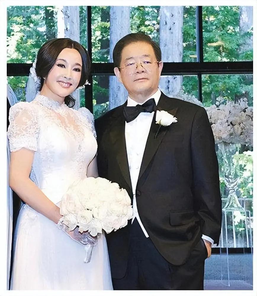 至今没生孩子的4位中老年女星，亿万身家没子女继承