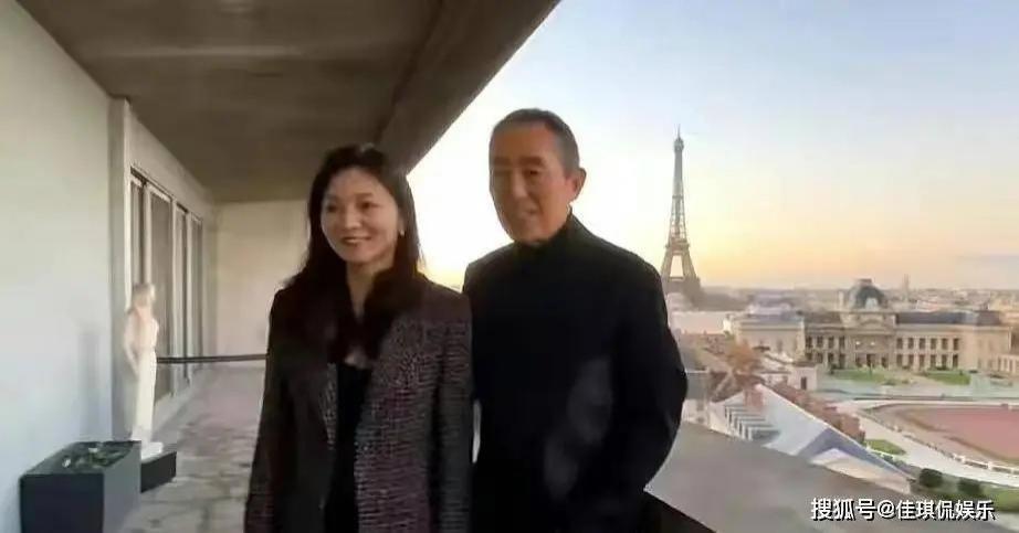 张艺谋现任妻儿和前妻之女同乐！罕晒三世同堂大合照