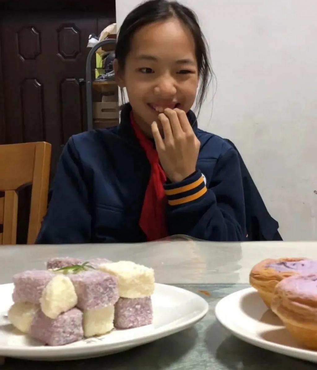 3块钱的礼物，给她高兴坏了？