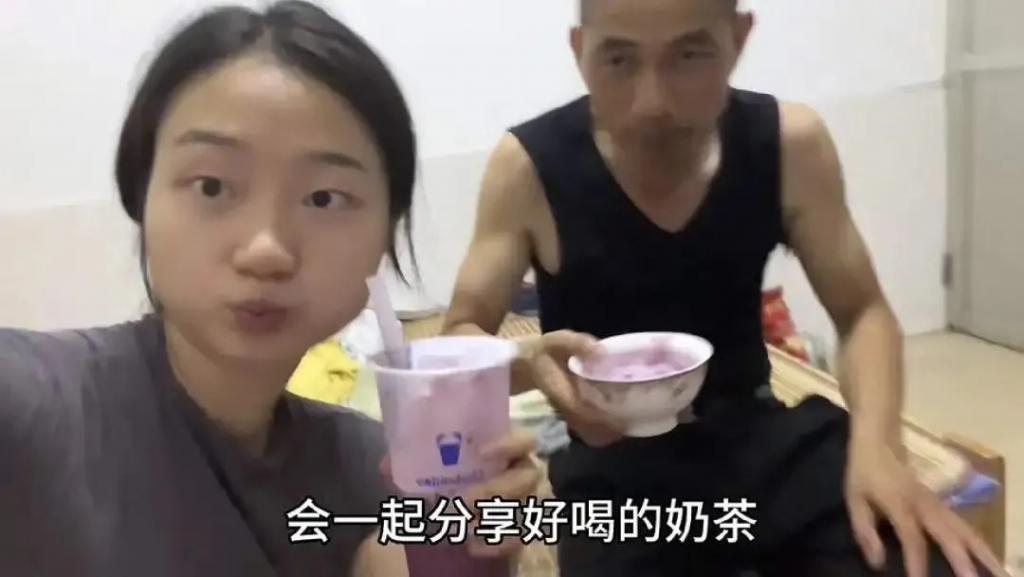 3块钱的礼物，给她高兴坏了？