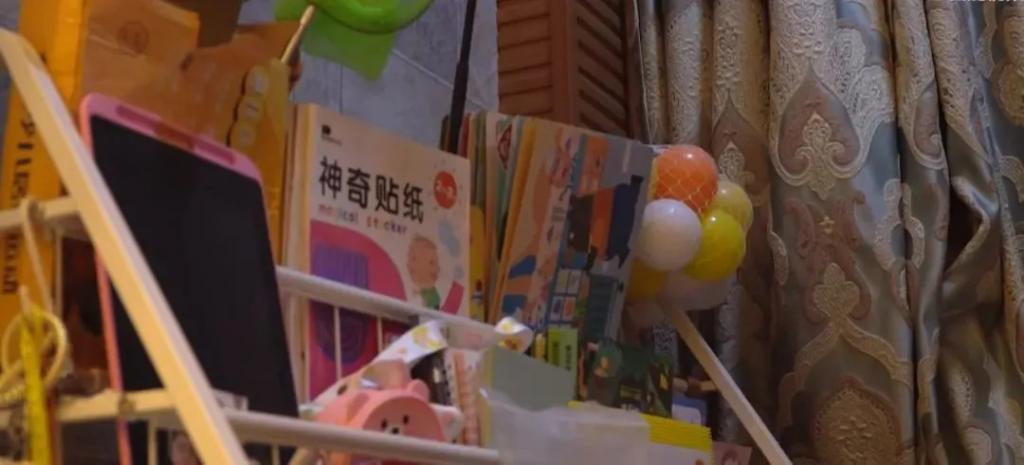 还记得表情包里魔性大笑的哈哈姐吗？开始直播了？