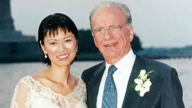 邓文迪感情进化史：从富豪、男模到“秃头大叔”，越活越年轻