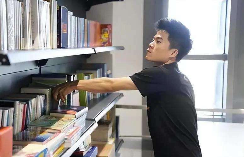 3天2亿，董宇辉赢了，他翻车了