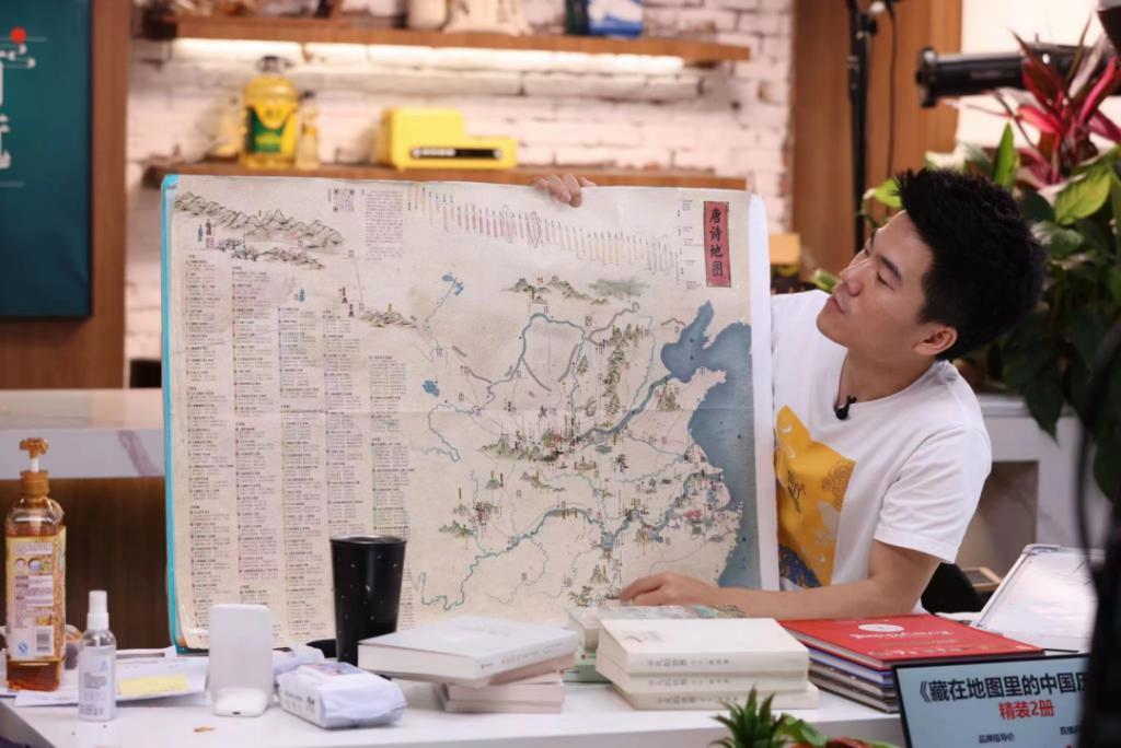 3天2亿，董宇辉赢了，他翻车了