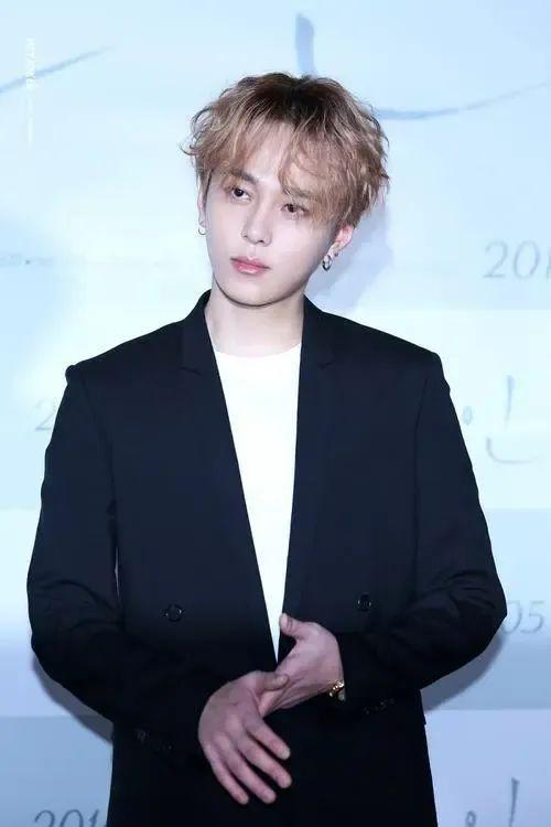 震惊!!他俩居然在一起了?!