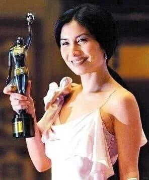 豪门名媛，被亲妈说是「脏东西」？