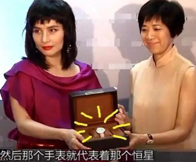 豪门名媛，被亲妈说是「脏东西」？