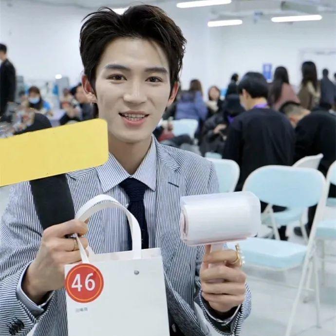 创飞所有人，没想到他这么抠门