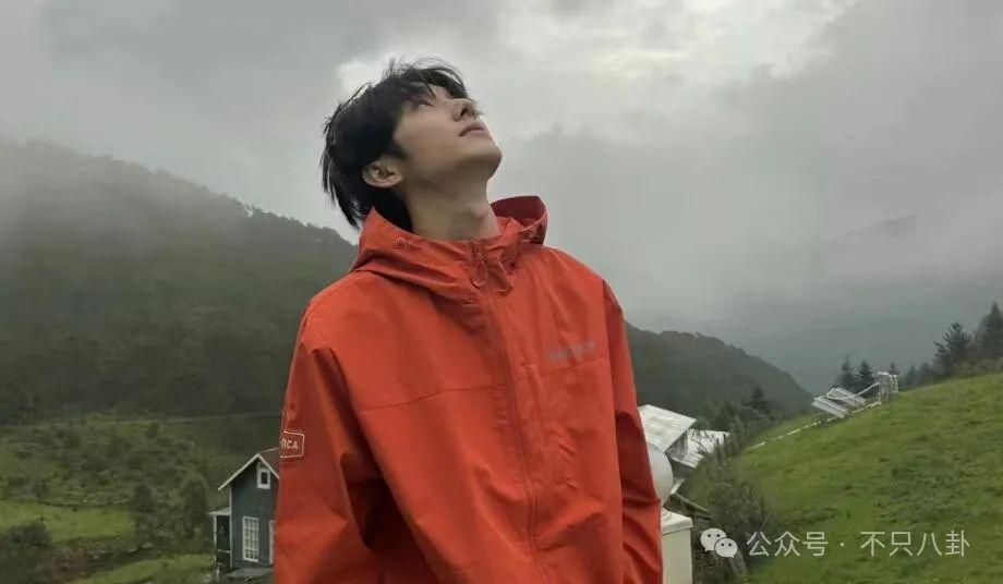 他也是时间管理大师啊！脚踏N条船，这次又惹到了大网红？