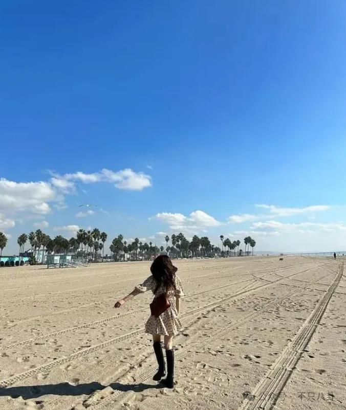 虽然认识十多年了，但他俩恋爱还是有点让人震惊呢！