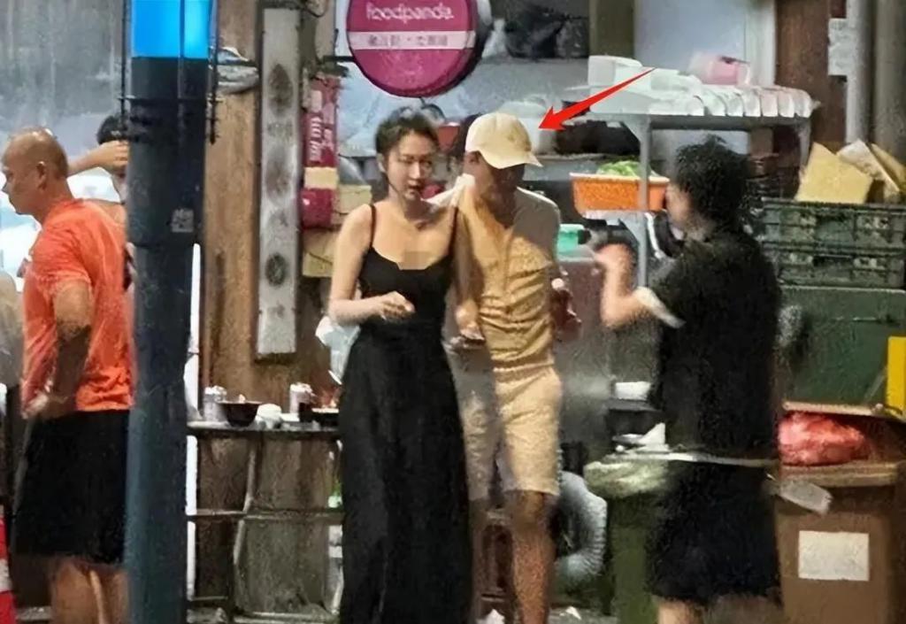 汪小菲维护新女友，狂赞女方现实更美，张颖颖深夜痛哭