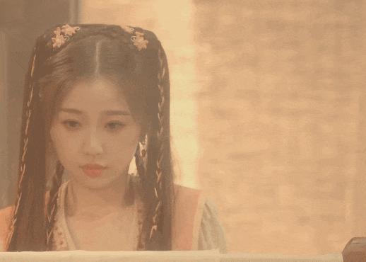 长着“胖头鱼脸”却要演第一美女，谁的审美出了问题？