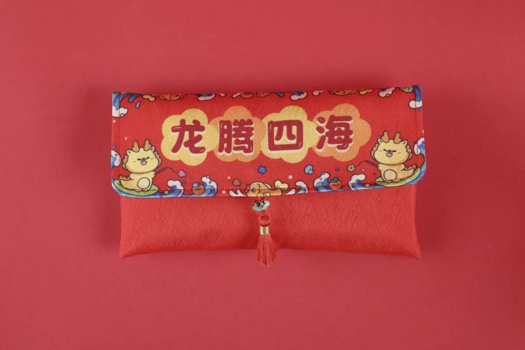 红包界劳斯*斯，把100国100张外币塞进红包，隔壁小孩都馋哭了！