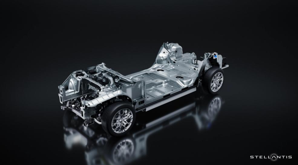 Stellantis集团 CEO：电动汽车不顾成本大幅降价引发行业“血战”