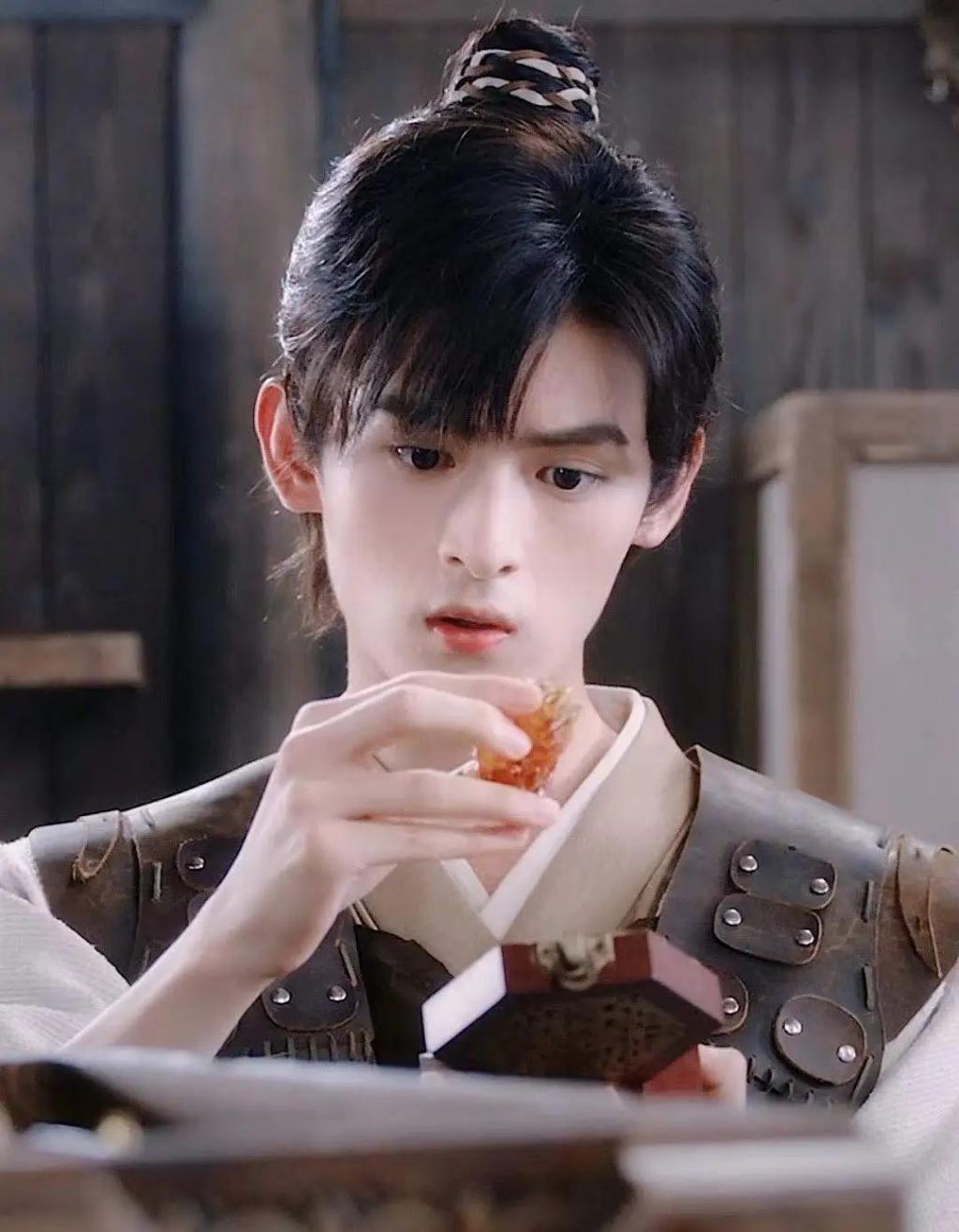 收手吧虞书欣！别折磨观众了，夹子音装可爱千篇一律又尴尬