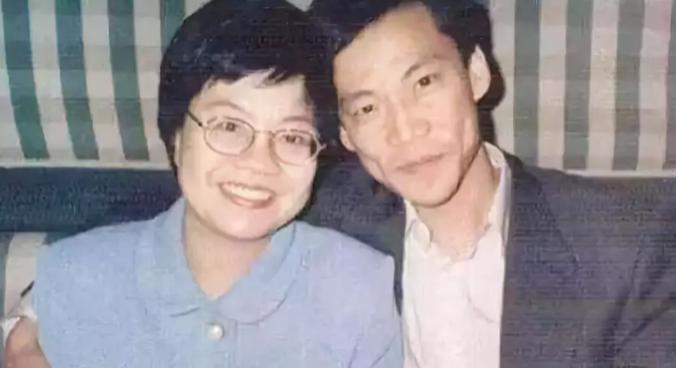 彻底疯狂，全行业开撕！