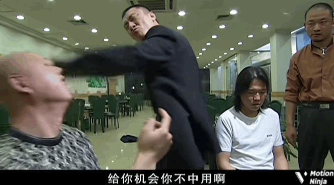 抖音小主播的捷径，可能是和这个中年男人连麦PK。