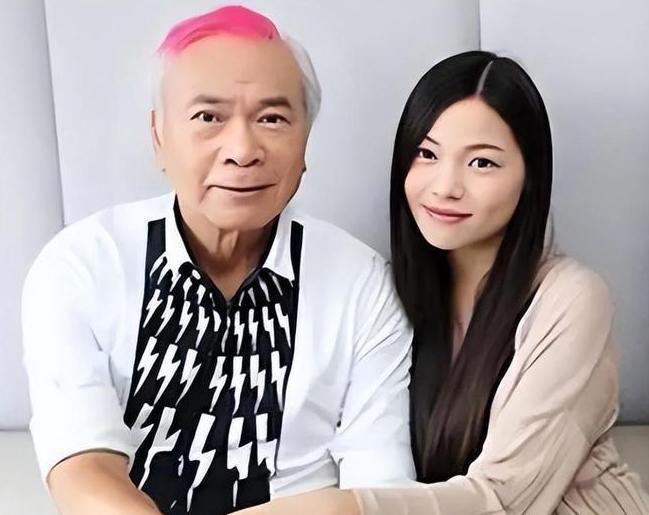 “爷孙恋”女主被曝欠钱和债主发生关系，李龙基发声：心情很乱