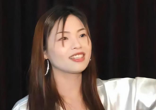 “爷孙恋”女主被曝欠钱和债主发生关系，李龙基发声：心情很乱