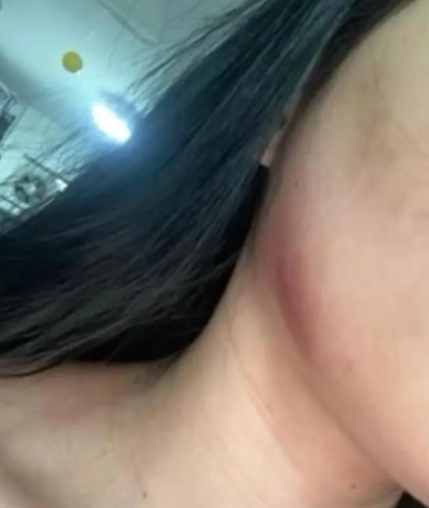 “爷孙恋”女主被曝欠钱和债主发生关系，李龙基发声：心情很乱