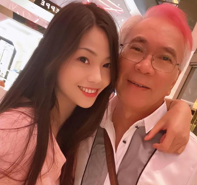 “爷孙恋”女主被曝欠钱和债主发生关系，李龙基发声：心情很乱
