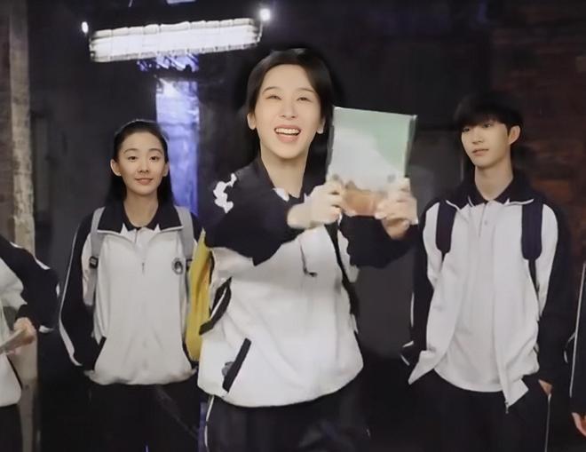 杨紫《要久久爱》首播遭差评：演技一成不变，比范丞丞老太多