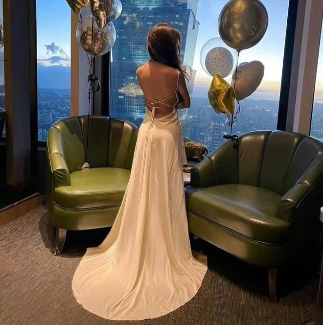 曹格女儿近状曝光，13岁Grace穿搭清凉显成熟