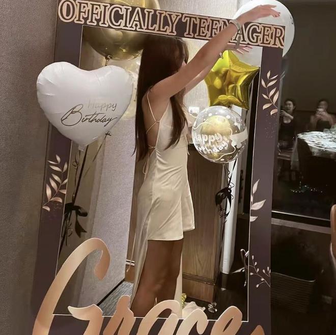 曹格女儿近状曝光，13岁Grace穿搭清凉显成熟