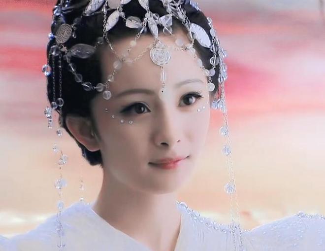 《仙剑》新剧获差评，毛晓慧虞书欣被嘲，才懂旧版多惊艳