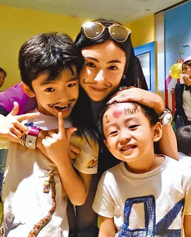 死活不说孩子父母是谁！这6位星二代身世成谜，各自心酸