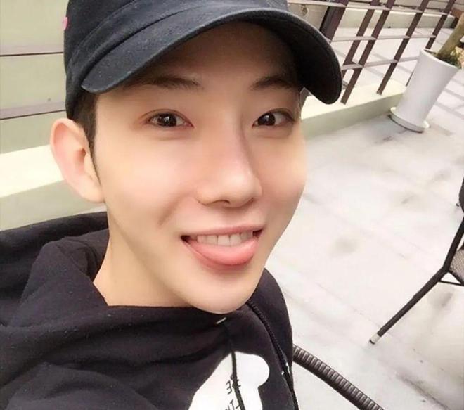 泫雅官宣恋情后口碑大跌，被圈内好友取关，男友呼吁善待
