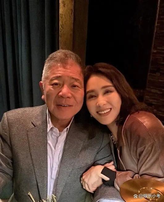 黎姿晒出与富商老公马延强合照，庆祝结婚15周年纪念日