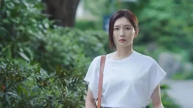 江疏影与富豪分手，上位史又被扒？网友：真的假的……