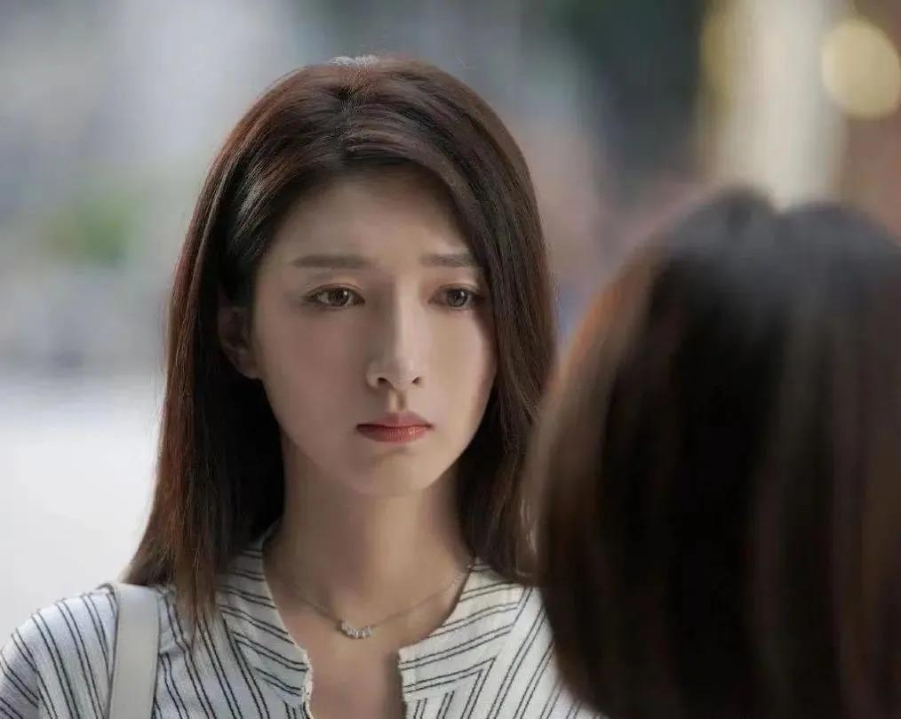 江疏影与富豪分手，上位史又被扒？网友：真的假的……