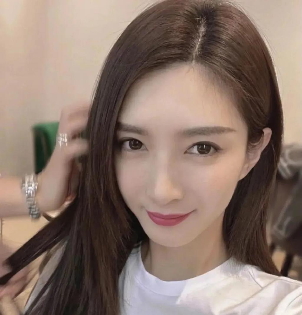 江疏影与富豪分手，上位史又被扒？网友：真的假的……