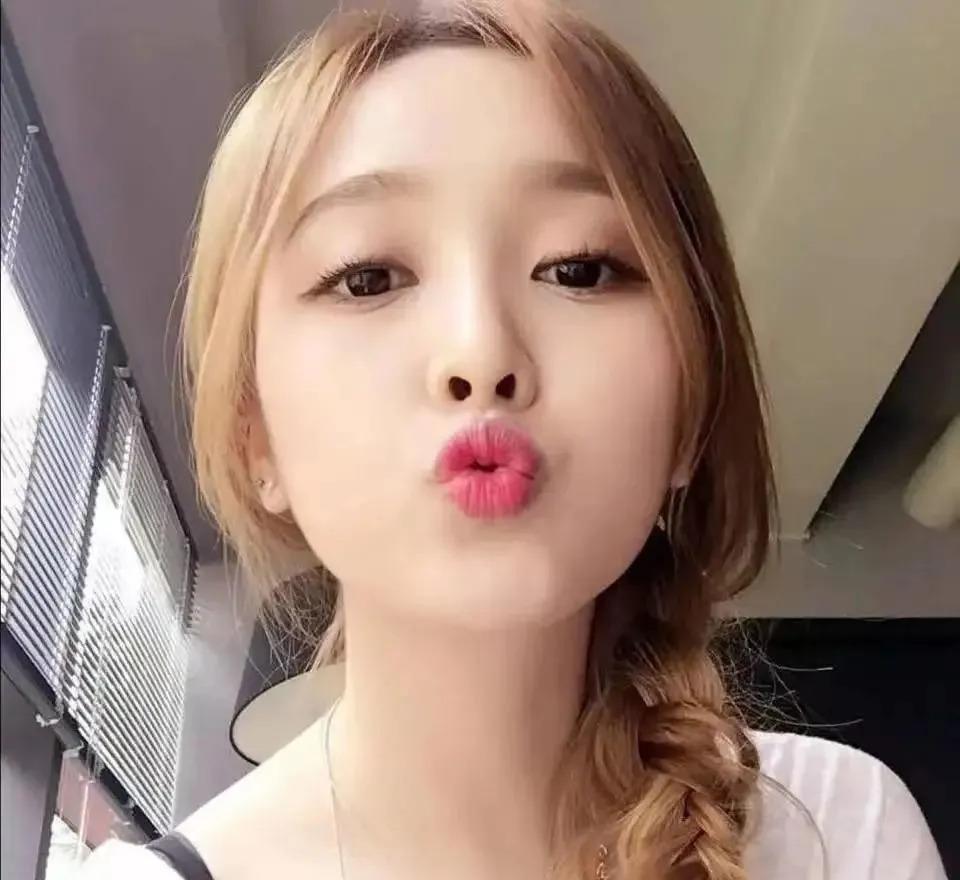 明明是她嘴贱，怎么还先卖惨了？