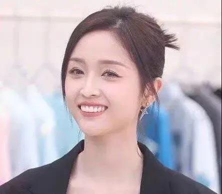 明明是她嘴贱，怎么还先卖惨了？