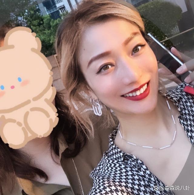 郑秀文正式宣布复工，首回应停工7个月，cue许志安撒狗粮