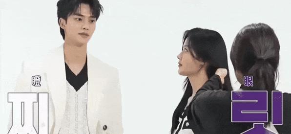 根本藏不住，他说话都盯着她的嘴唇看诶
