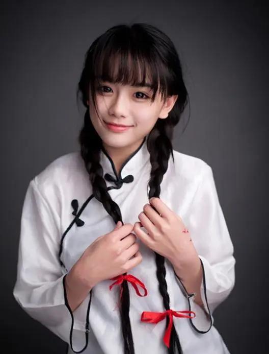 “豆瓣女神”结婚！靠颜值出圈的她们，挤不进上流社会？