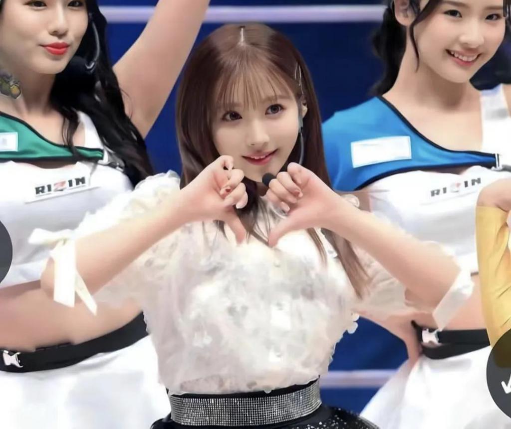 女团爱豆、成人表演,她比Lisa还放得开,差点被骗睡