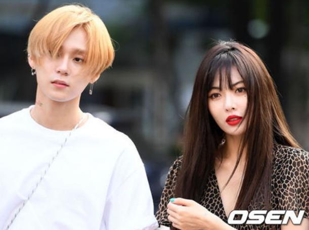 她瞎了吗？跟这种人谈恋爱。。。