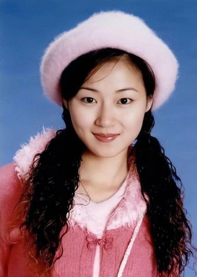 曾经的童年女神马小玲，为何53岁还依旧美如少女！