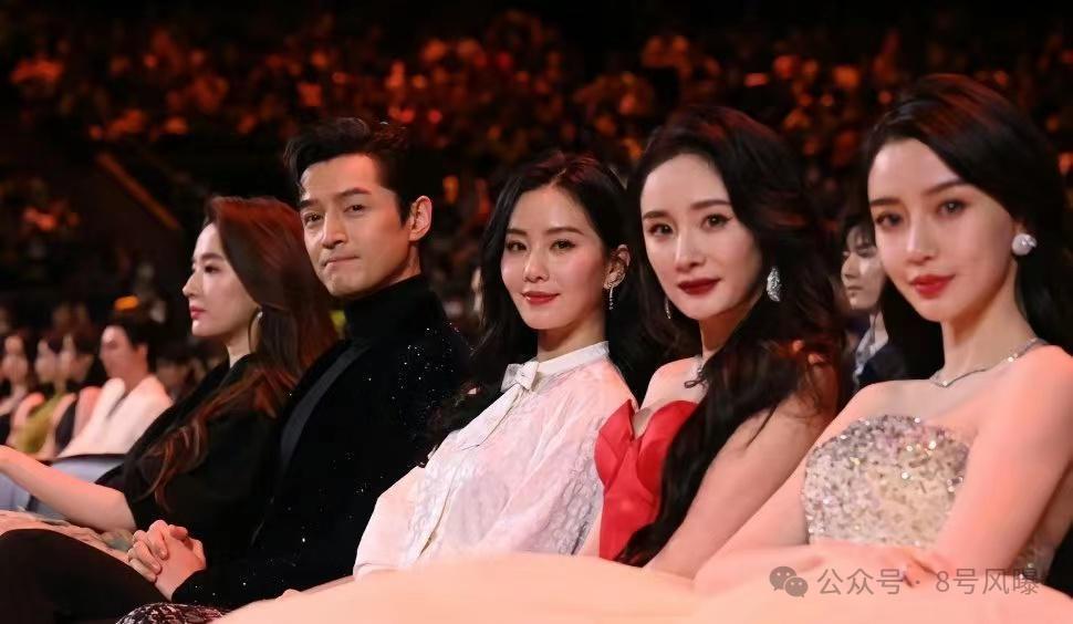 同台对打，其实是菜鸡互啄？