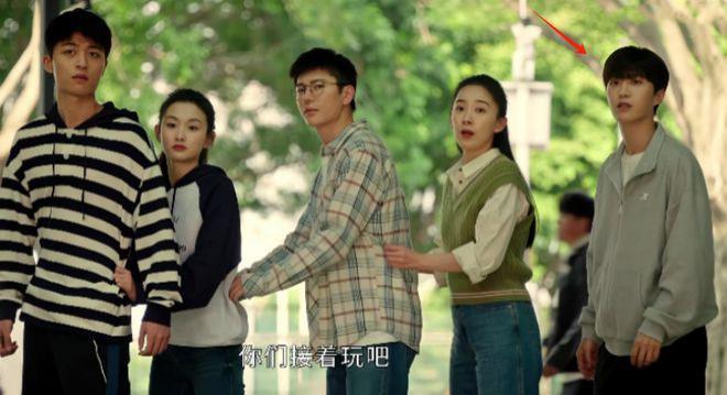 《要久久爱》：全员演技过关，唯有一人演技太烂像AI