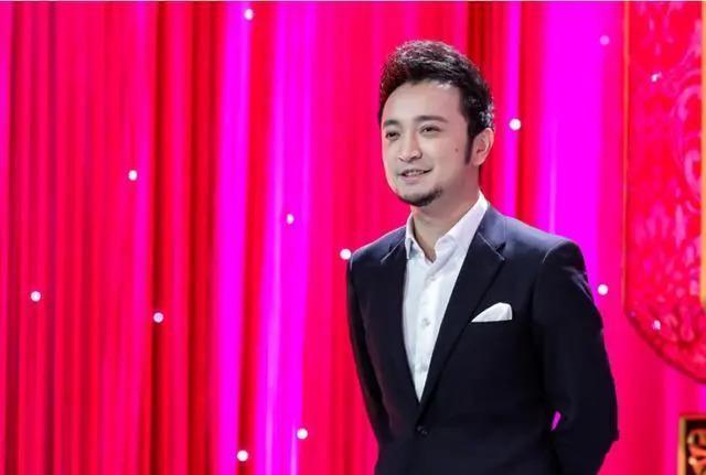 尼格买提在节目中想起外婆，情绪失控，被内涵不成熟