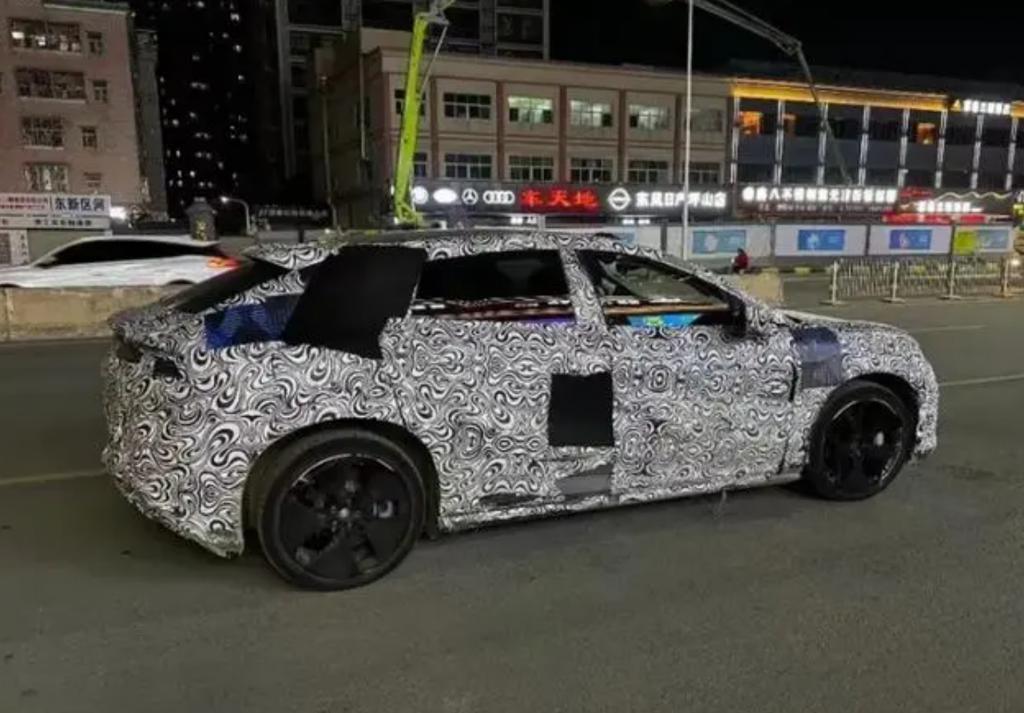 仰望第四款豪车曝光，比亚迪百万级车队加速驶来