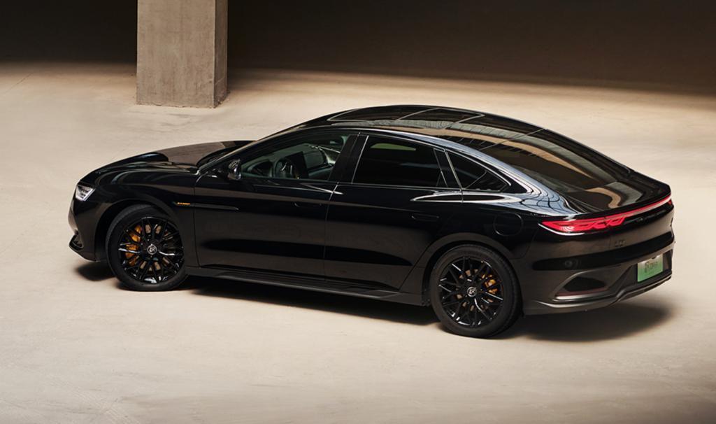 仰望第四款豪车曝光，比亚迪百万级车队加速驶来