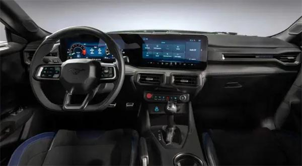 肌肉车爱好者狂喜！福特野马Dark Horse实车到港：搭载5.0L V8发动机